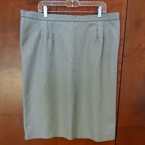 Black/white checked straight skirt - Size 24